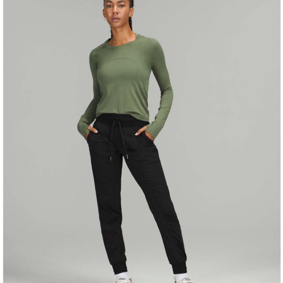 Lululemon Dance Studio Mid-Rise Jogger Black - Picture 1 of 11